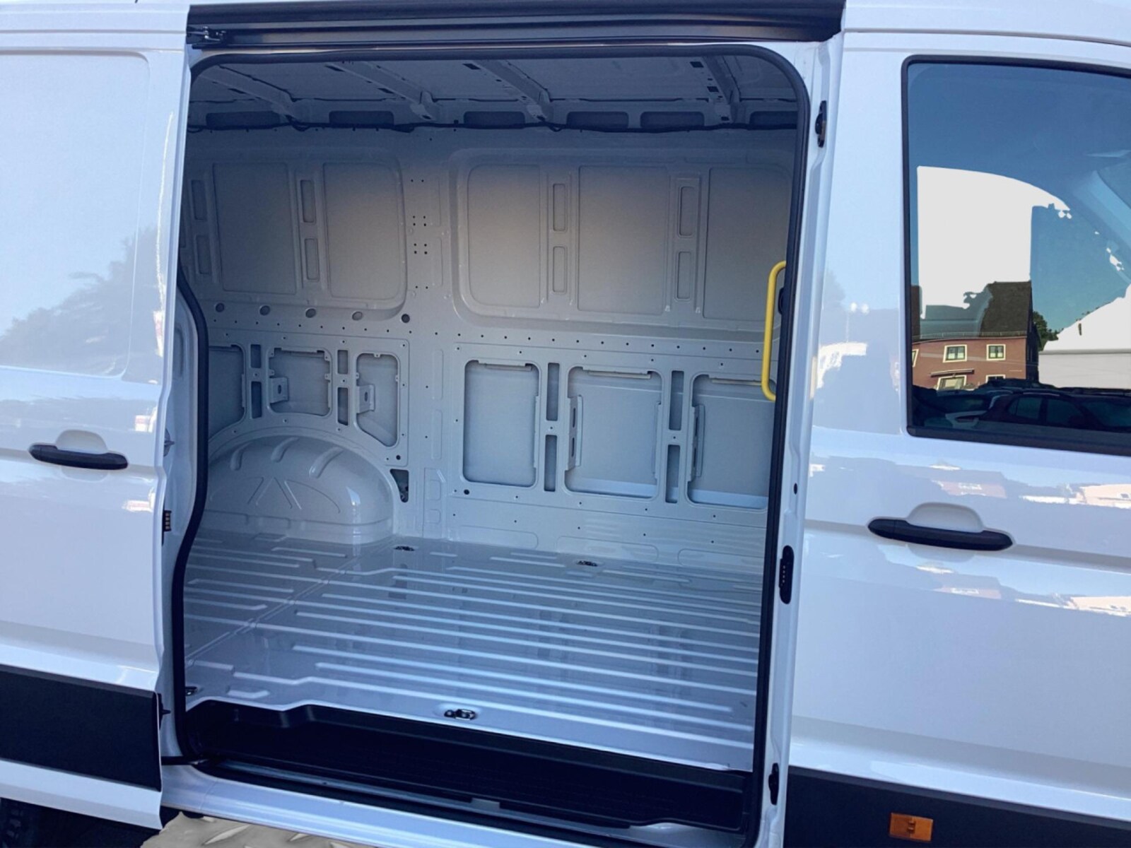 Volkswagen Crafter Kasten mittlerer Radstand – Bild 14