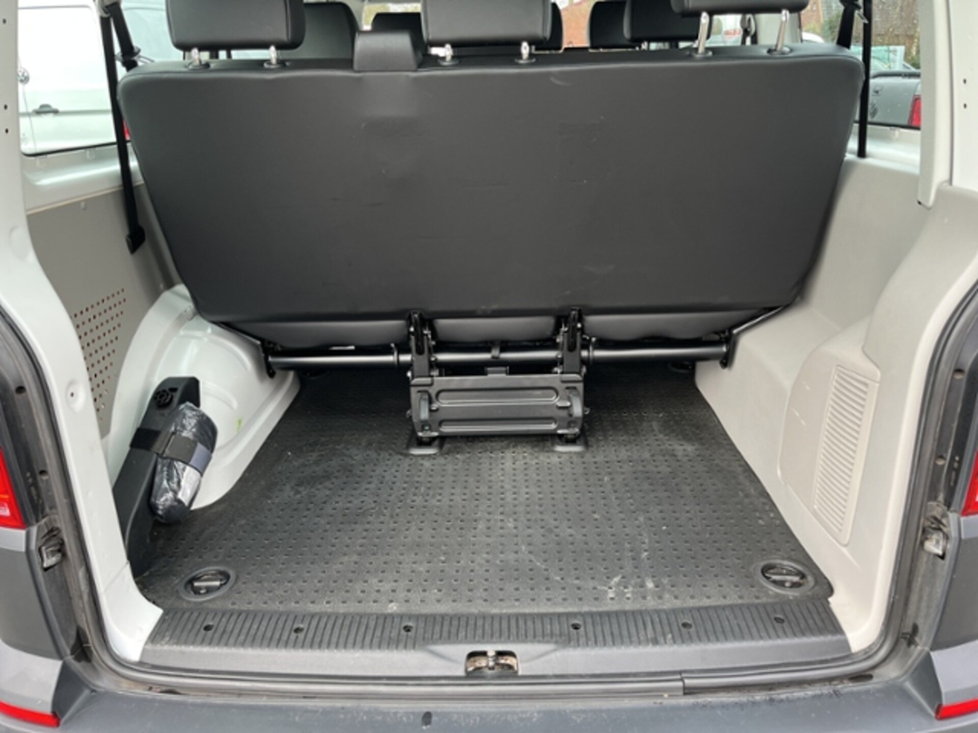 Volkswagen T6 Transporter Kombi kurzer Radstand