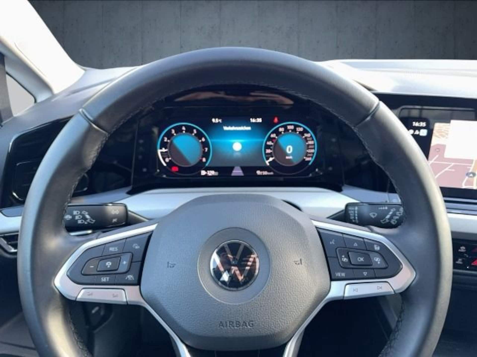 Volkswagen Golf Variant Life