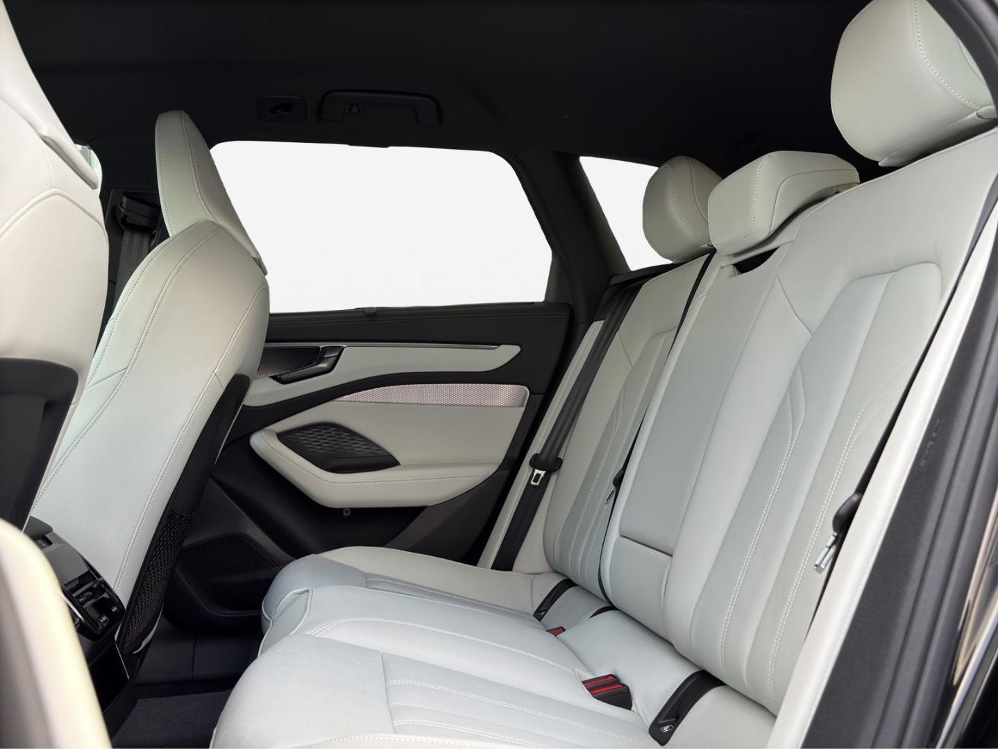 Bild über Audi A6 Avant TDI quattro 150 kW S tronic - für weitere Informationen kontaktieren Sie den Audi Partner