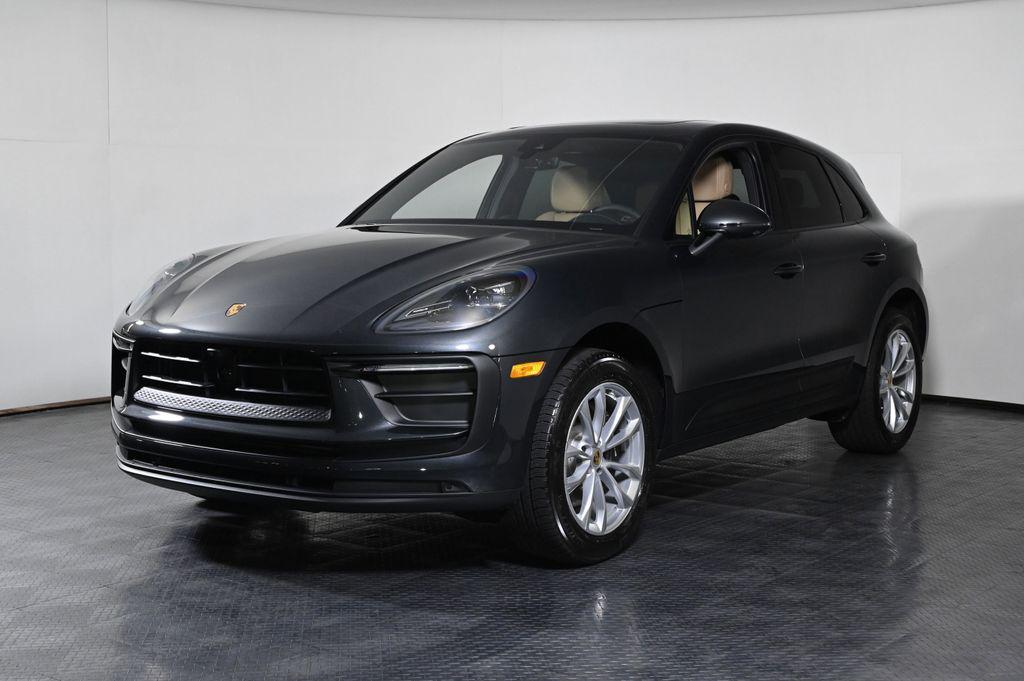2026 Porsche Macan -'s photo