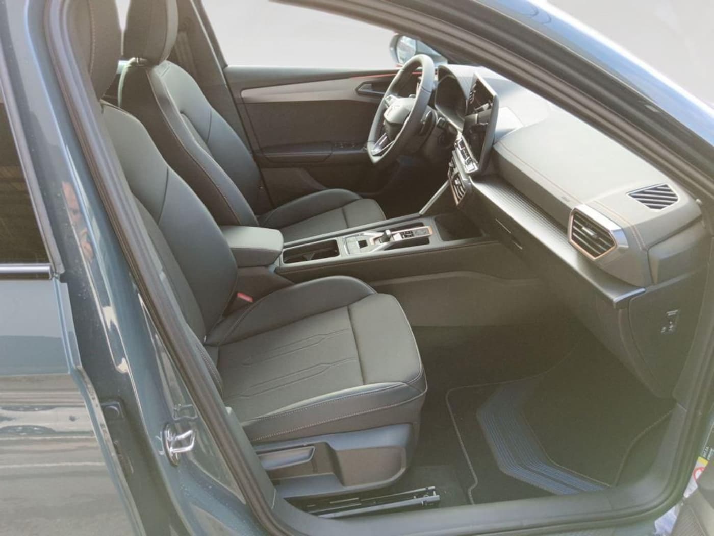 CUPRA Leon León 1.5 TSI e-Hybrid DSG 150 kW (204 CV) — photo 5