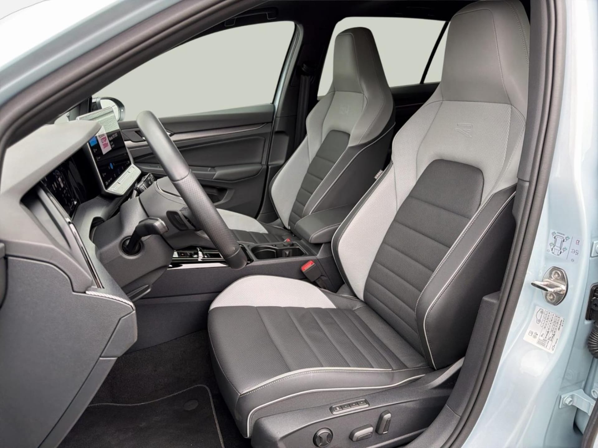 Volkswagen Golf R-Line