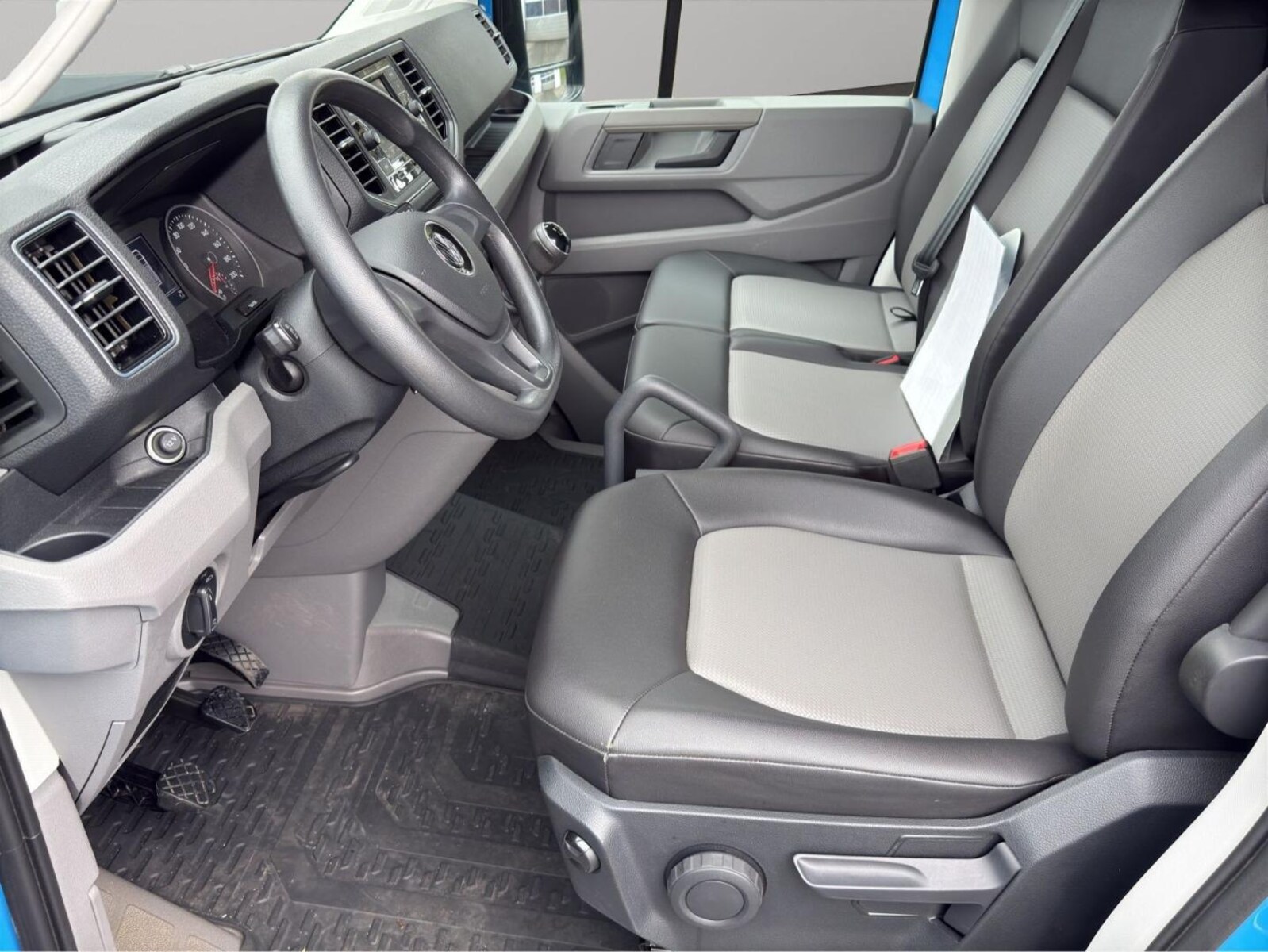 Volkswagen Crafter Kasten mittlerer Radstand – Bild 9