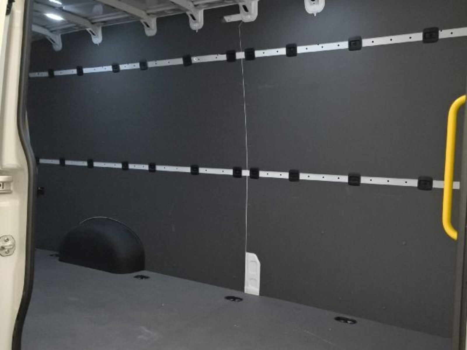 Volkswagen Crafter Kasten langer Radstand – Bild 11