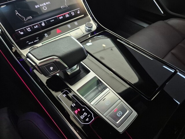 Audi A8 55 TFSI quattro Premium 250 340 kW hp tiptronic 10