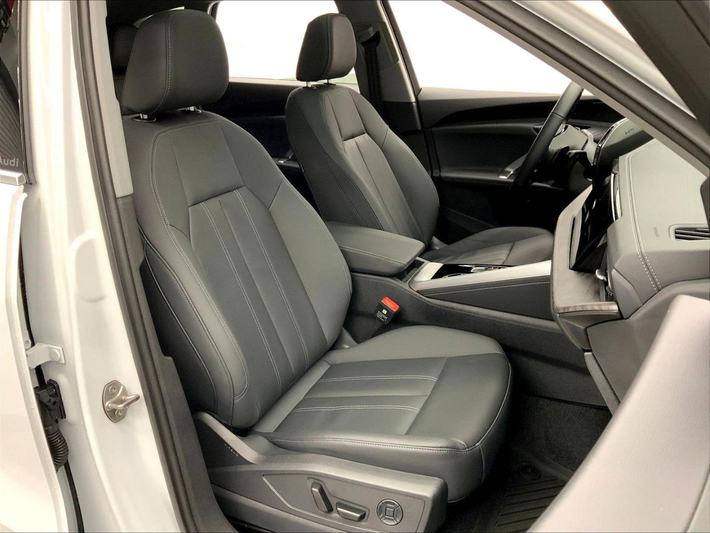 2025 Audi Q5 Premium - Photo 5