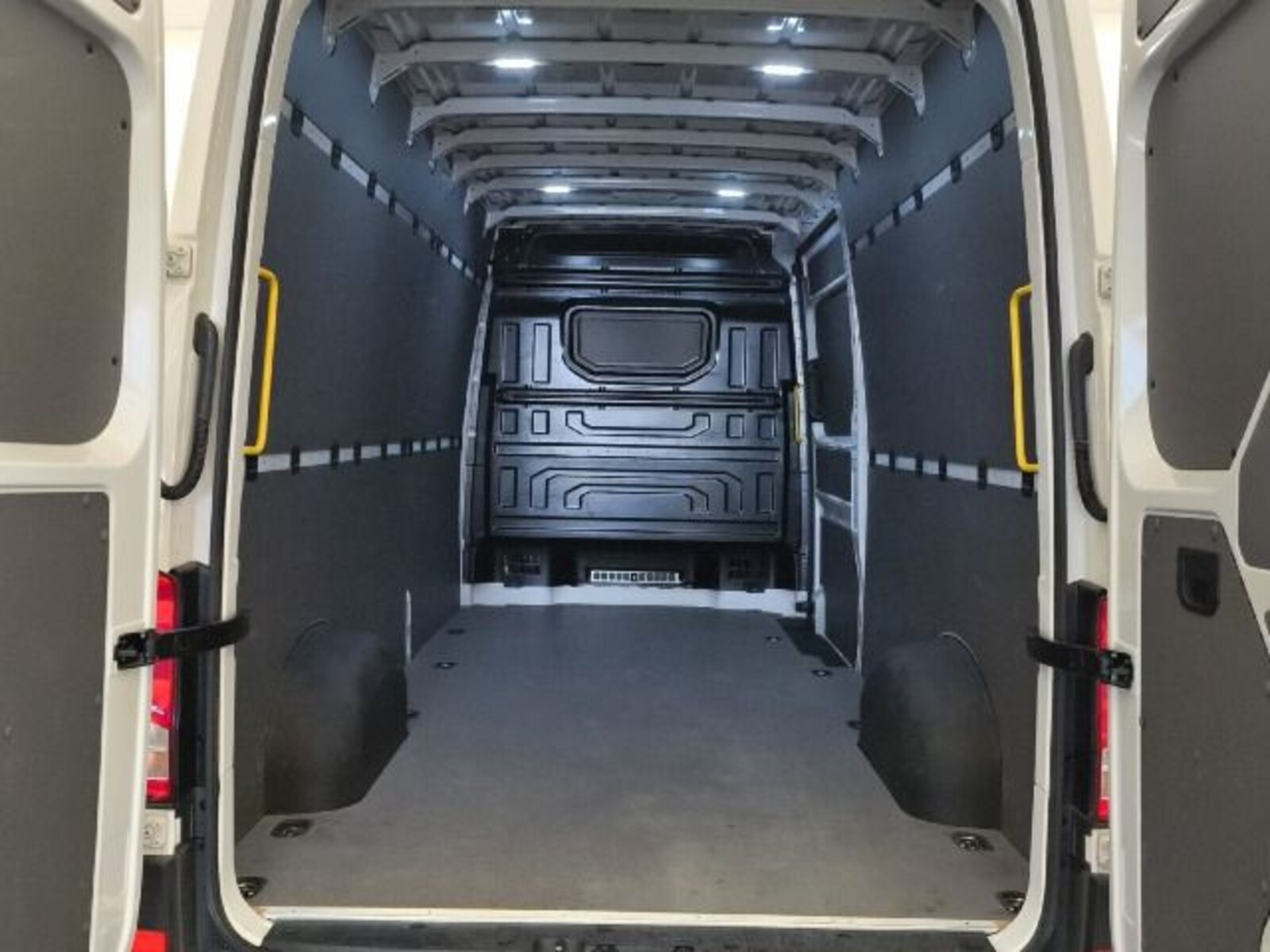 Volkswagen Crafter Kasten langer Radstand – Bild 12