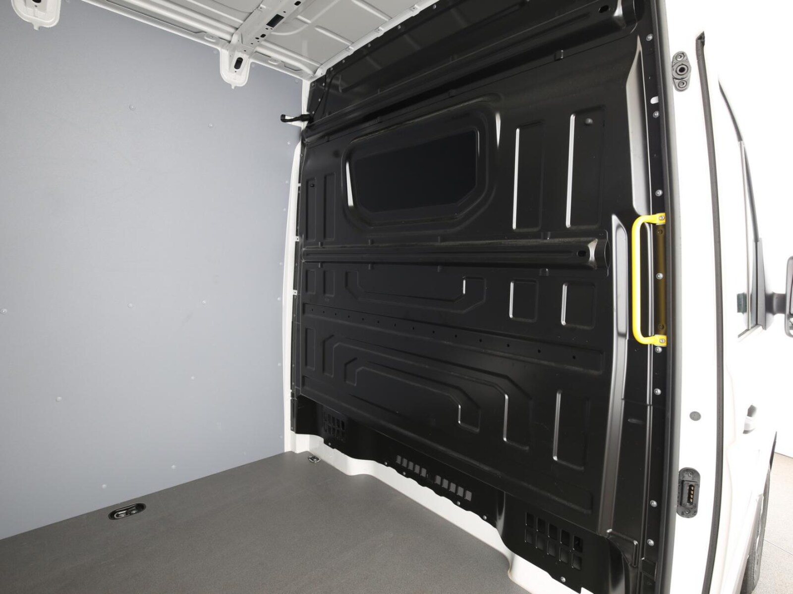Volkswagen Crafter Kasten mittlerer Radstand – Bild 20
