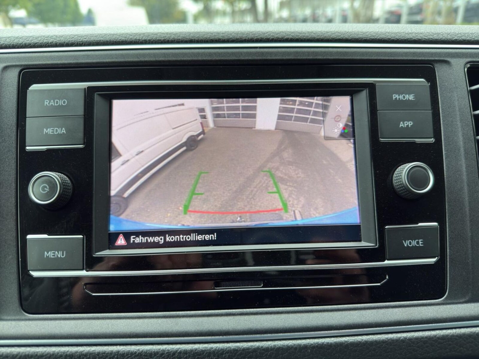 Volkswagen Crafter Kasten mittlerer Radstand – Bild 17