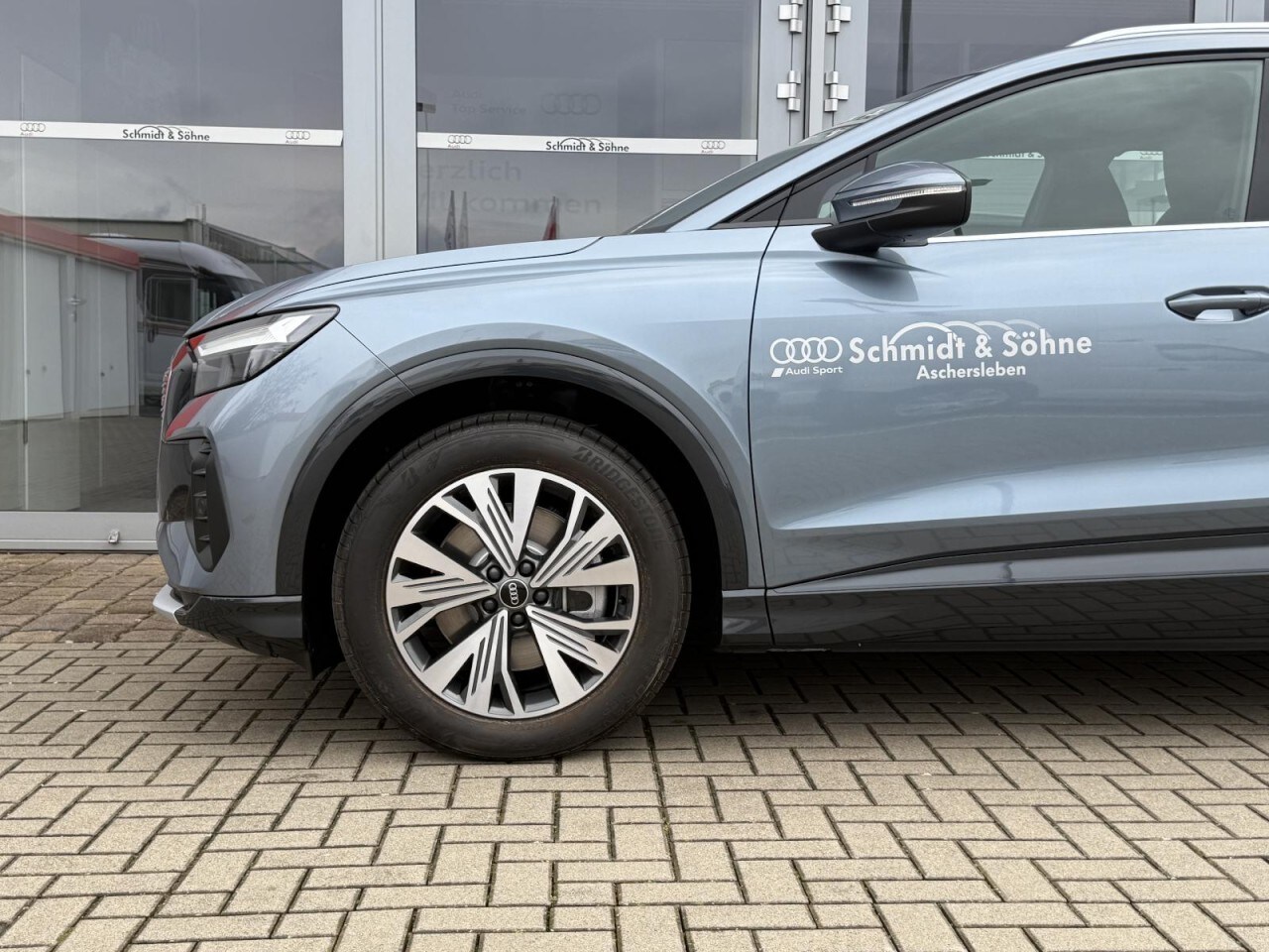 Image about Audi Q4 e-tron 40 e-tron