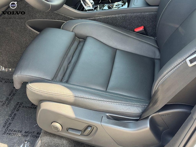 2026 Volvo XC40 Plus - Photo 26
