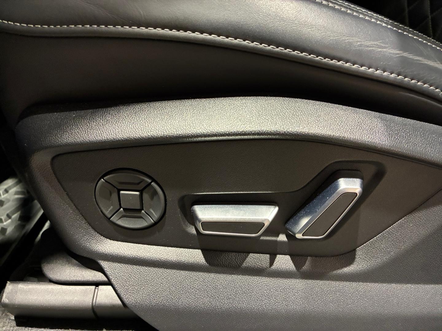 Bild som visar&nbsp;Audi SQ8&nbsp;SQ8 SUV TFSI 507 hk tiptronic - för mer information kontakta din Audi Partner