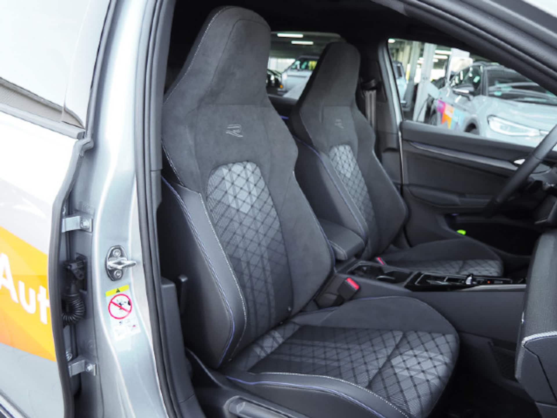 Volkswagen Golf R-Line