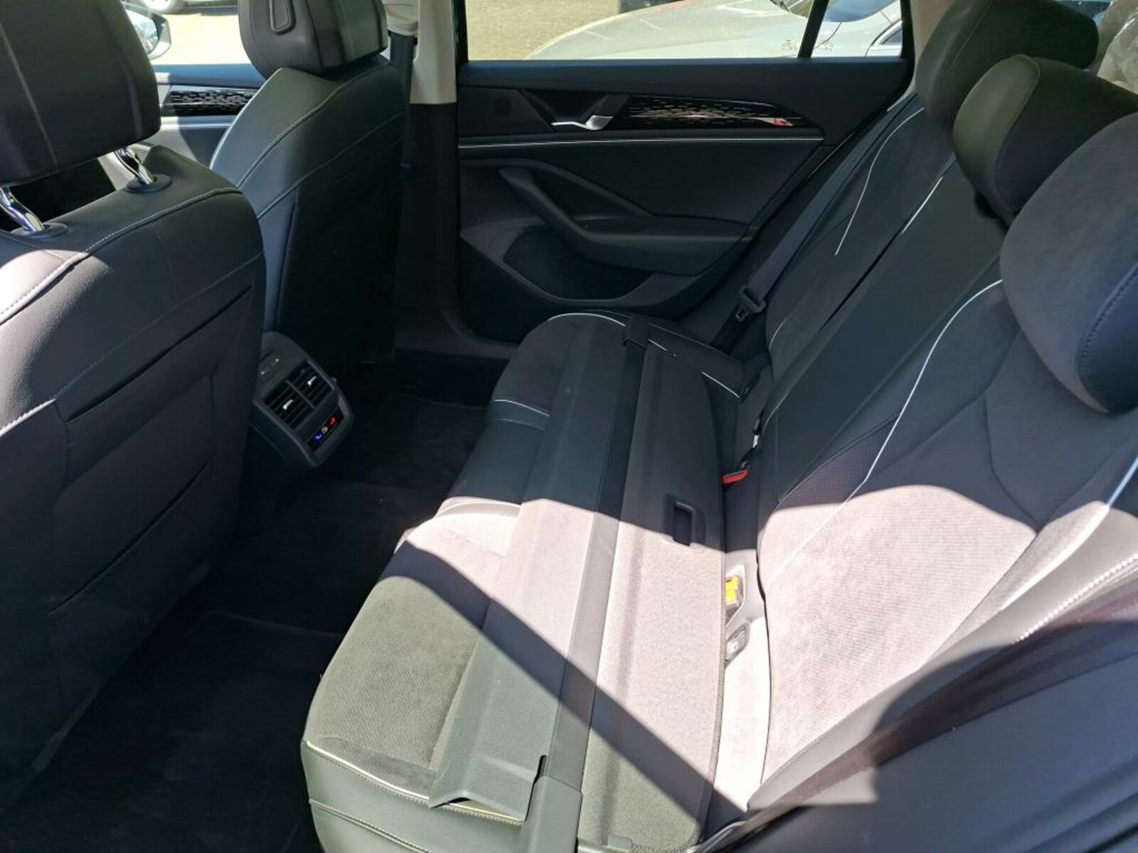 Volkswagen Passat – Bild 8