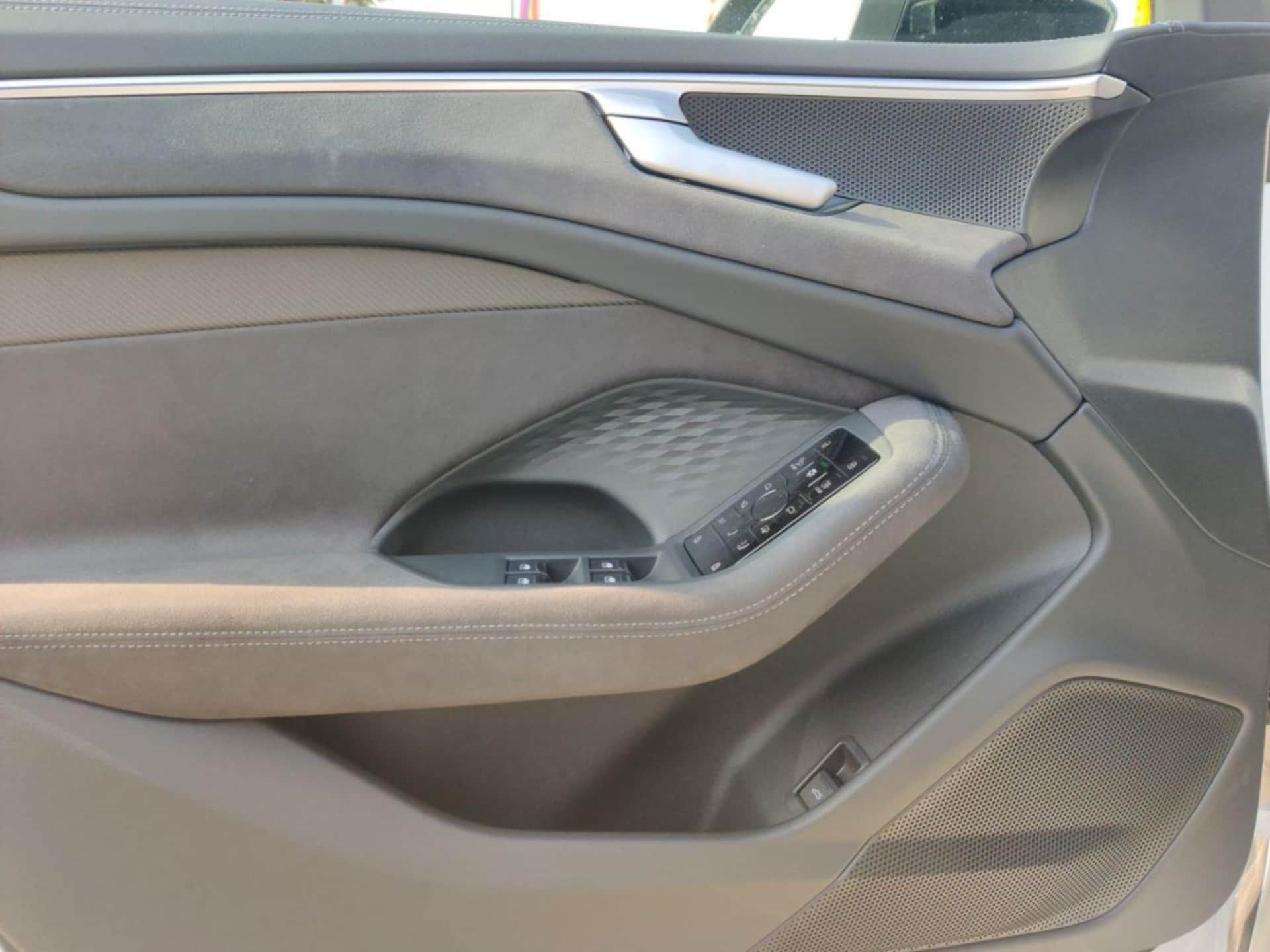 Audi A6 Avant edition one