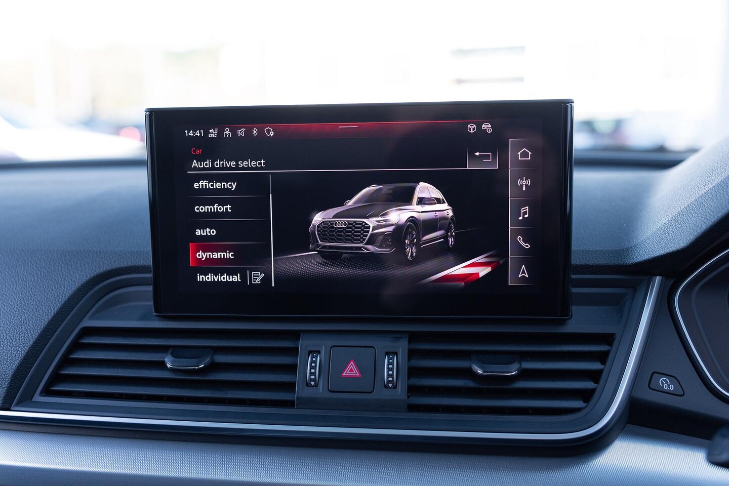 Image about Audi Q5 Sport 40 TDI quattro S tronic