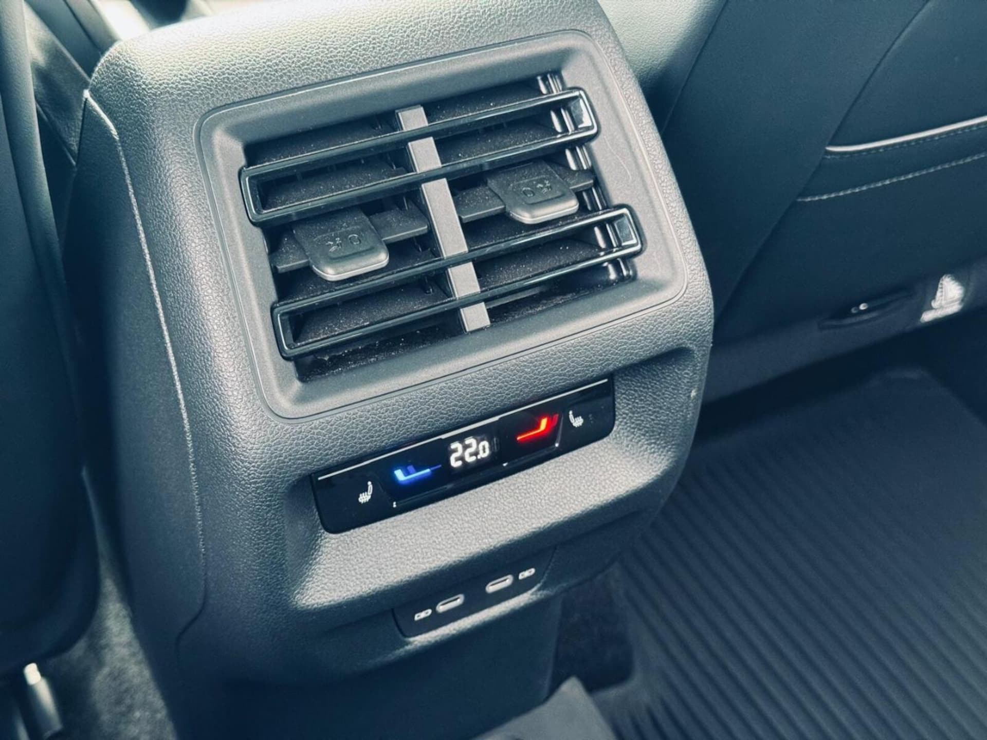 Volkswagen Tiguan R-Line Plus