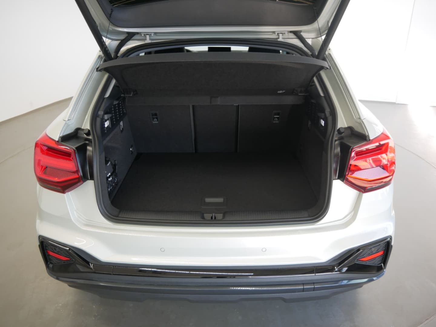 Bild über Audi Q2 S line 35 TFSI Schaltgetriebe - für weitere Informationen kontaktieren Sie den Audi Partner