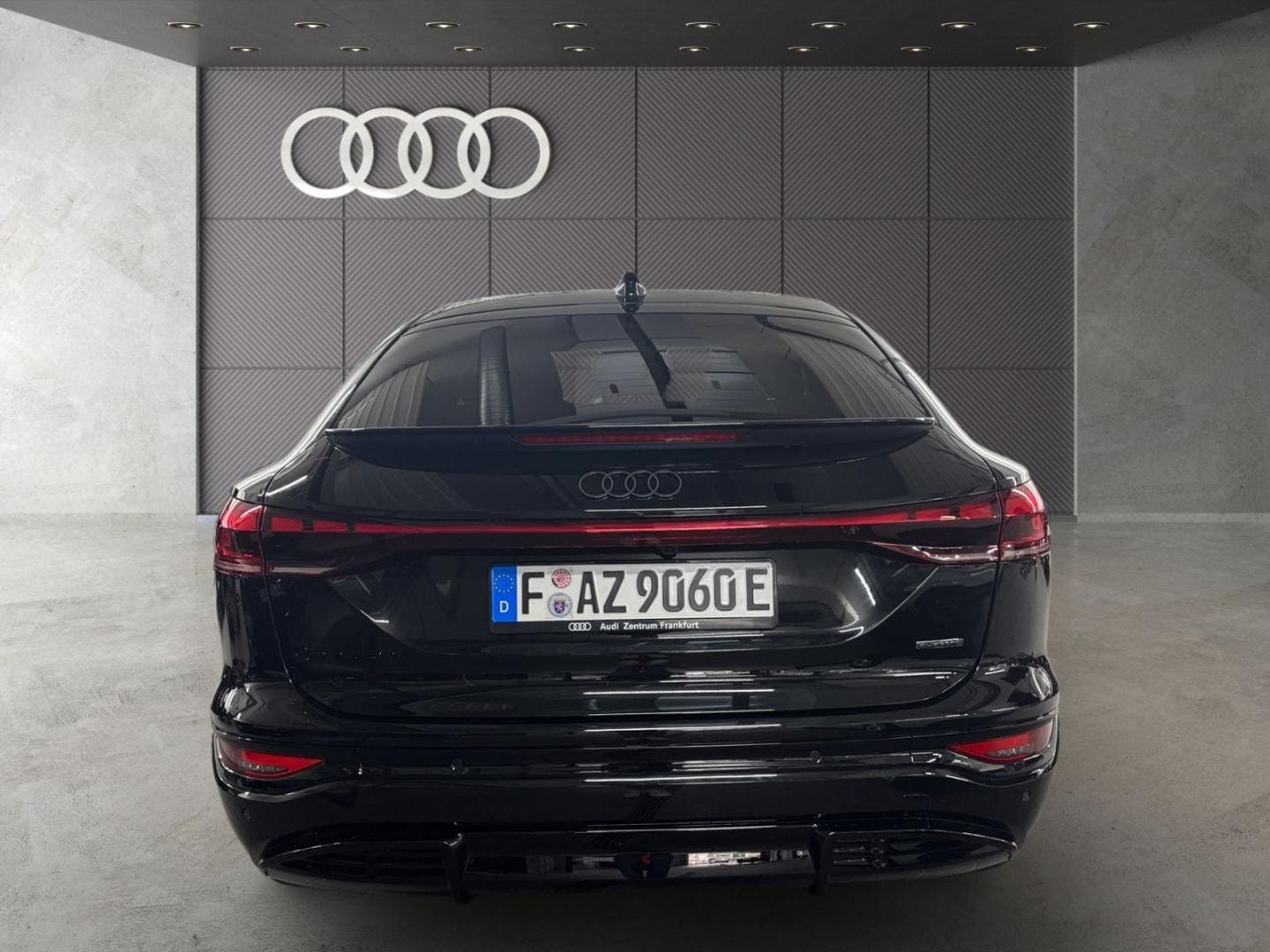 Bild über Audi Q6 Sportback e-tron S line business e-tron quattro 315 kW - für weitere Informationen kontaktieren Sie den Audi Partner