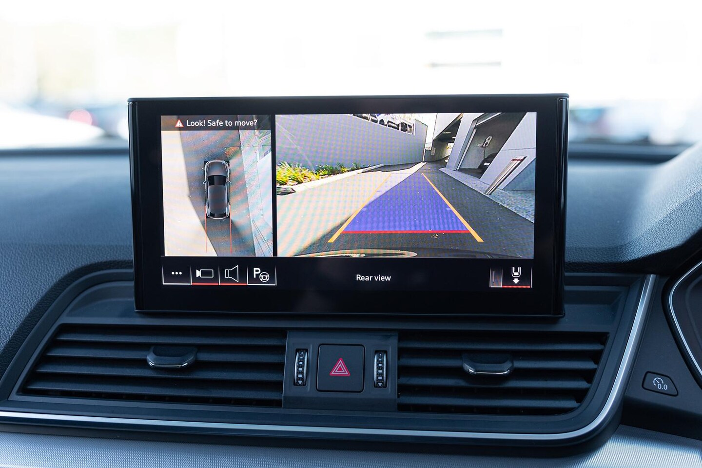 Image about Audi Q5 Sport 40 TDI quattro S tronic