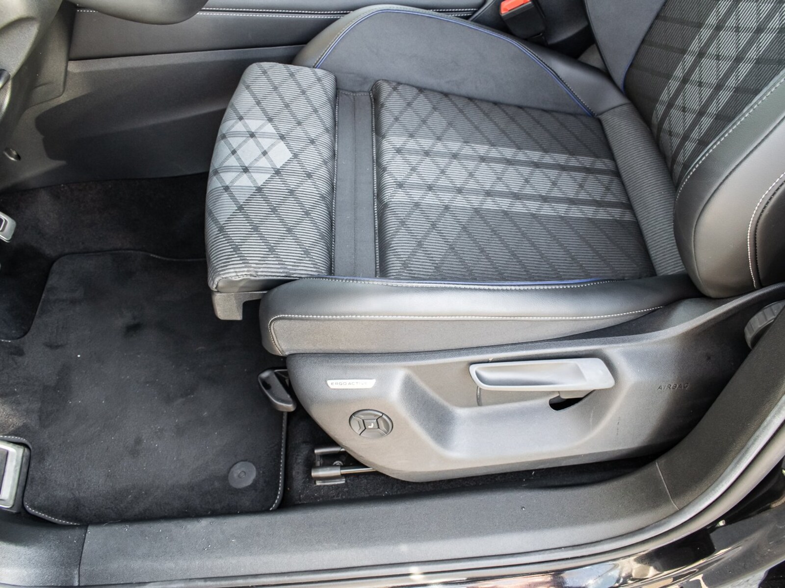 Volkswagen Tiguan – Bild 21