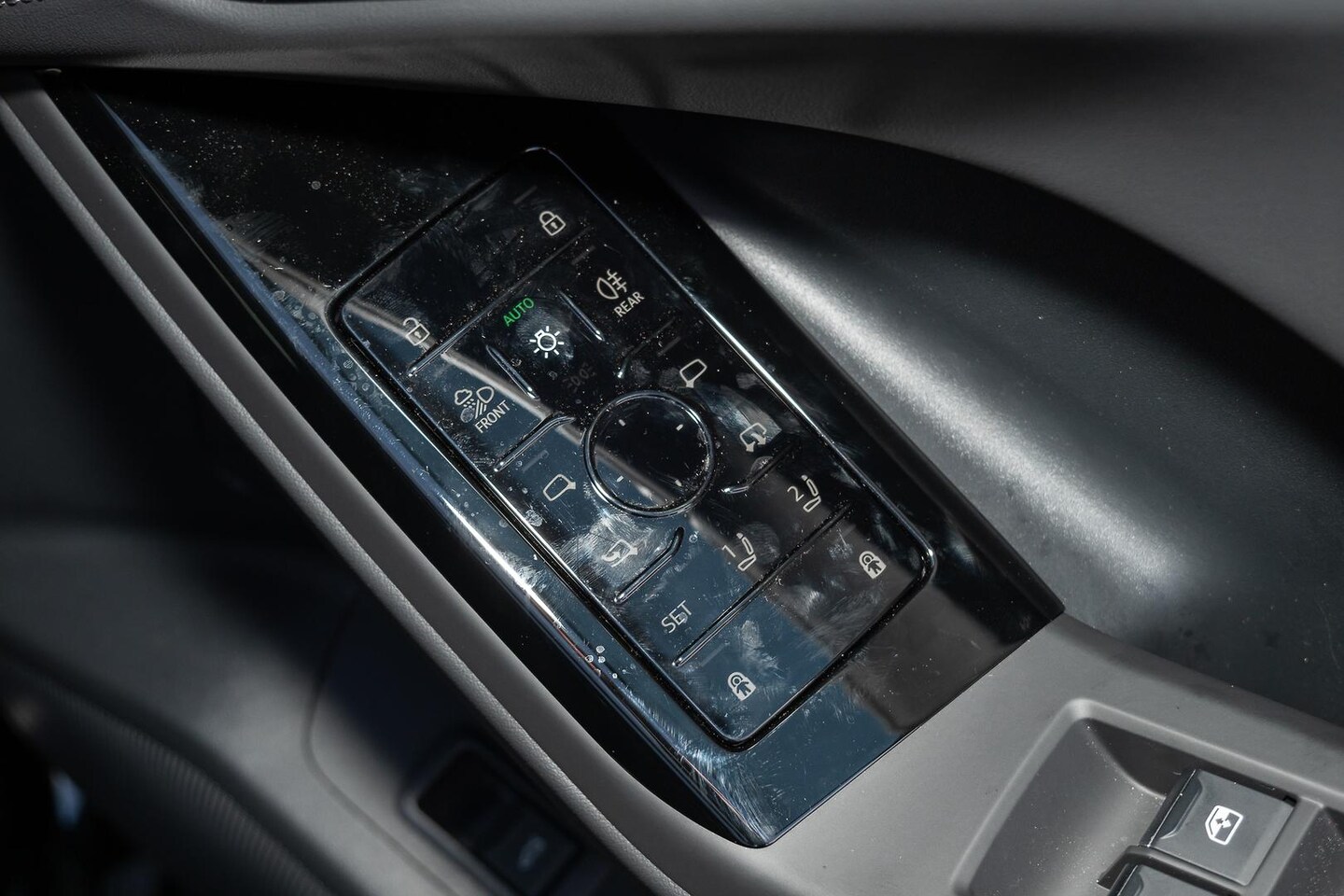Image about Audi Q6 SUV e-tron e-tron