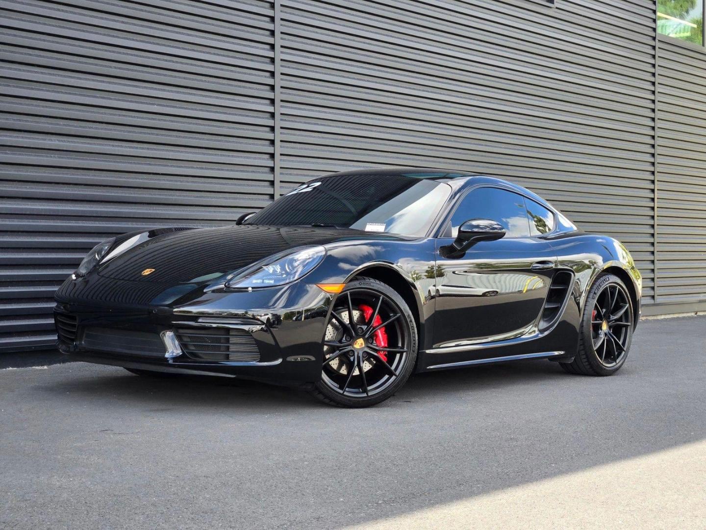 2022 Porsche 718 Cayman S's photo