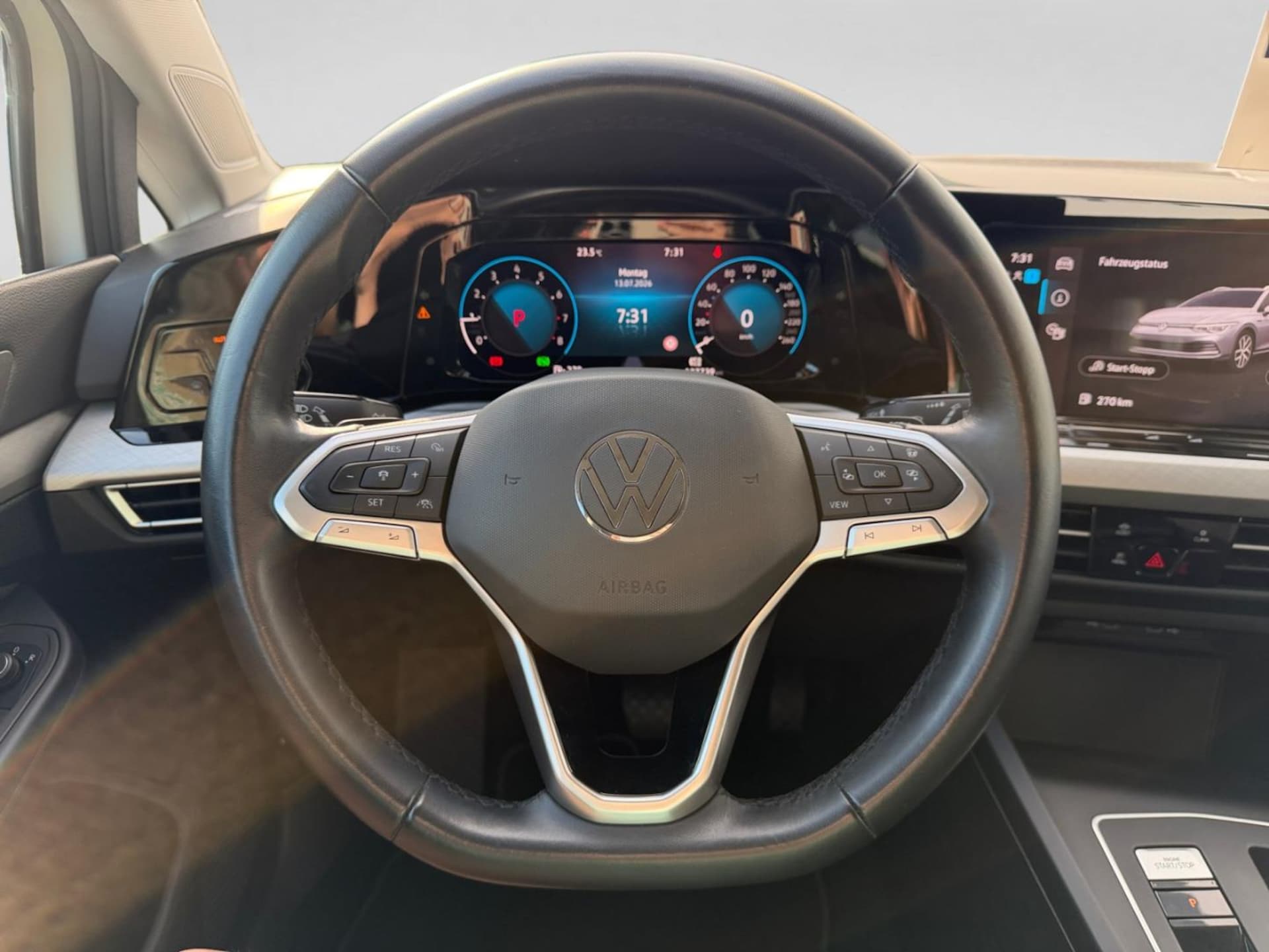 Volkswagen Golf Variant Life