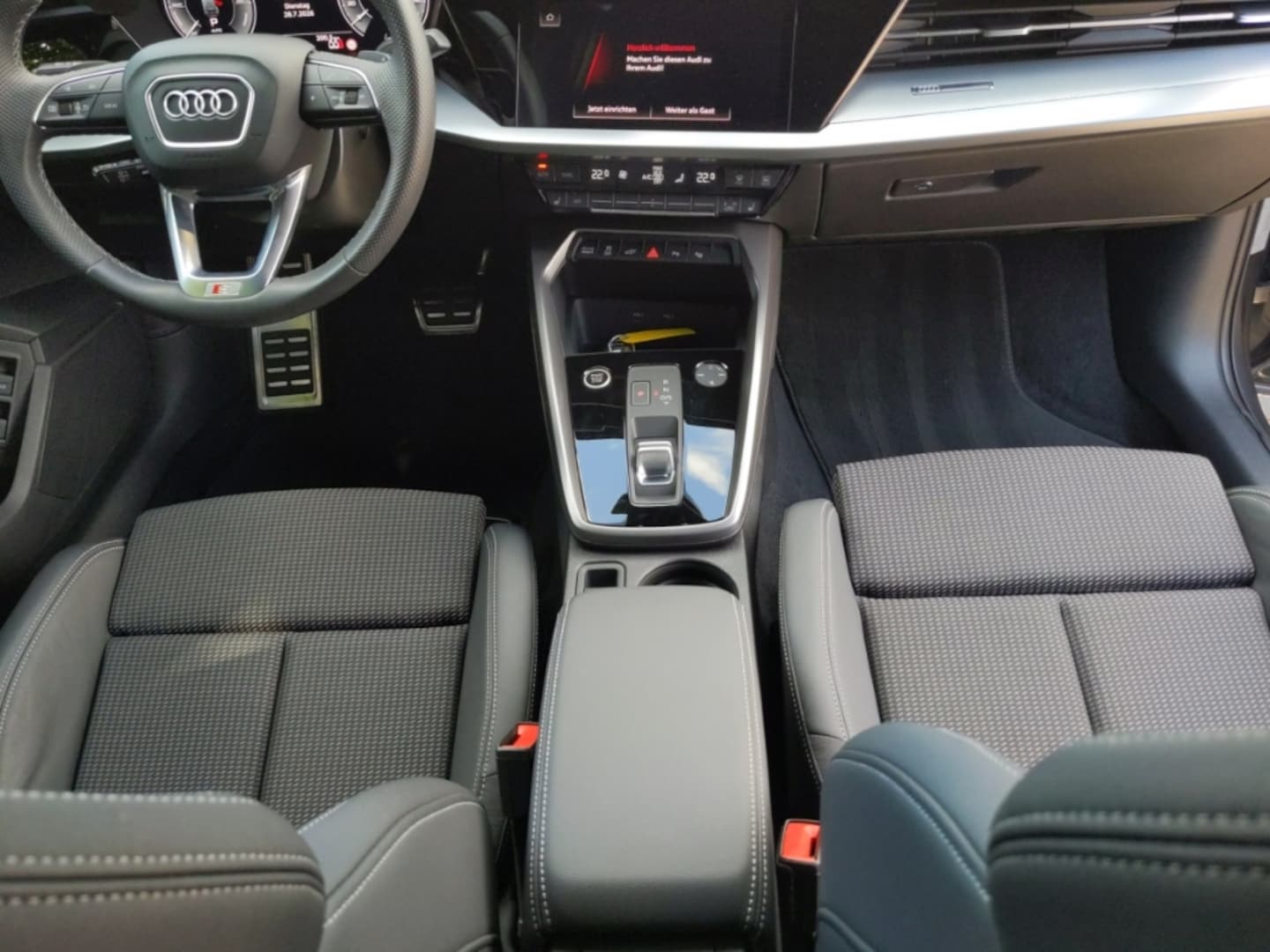 Bild über Audi A3 Sportback TFSI e S line 45 TFSI e S tronic - für weitere Informationen kontaktieren Sie den Audi Partner
