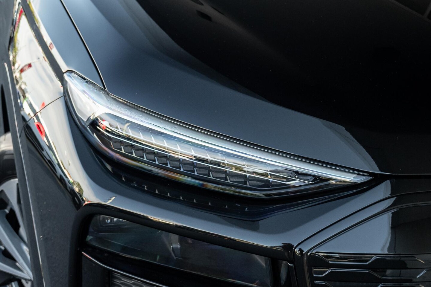 Image about Audi Q6 SUV e-tron e-tron