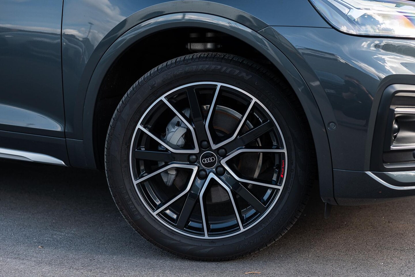 Image about Audi Q5 Sport 40 TDI quattro S tronic
