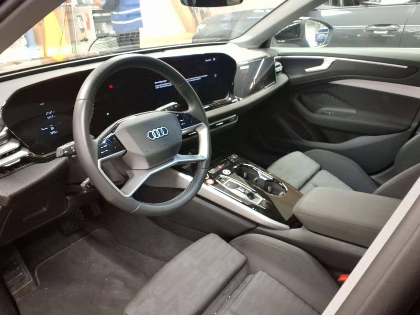 Bild über Audi A6 Avant TDI quattro 150 kW S tronic - für weitere Informationen kontaktieren Sie den Audi Partner