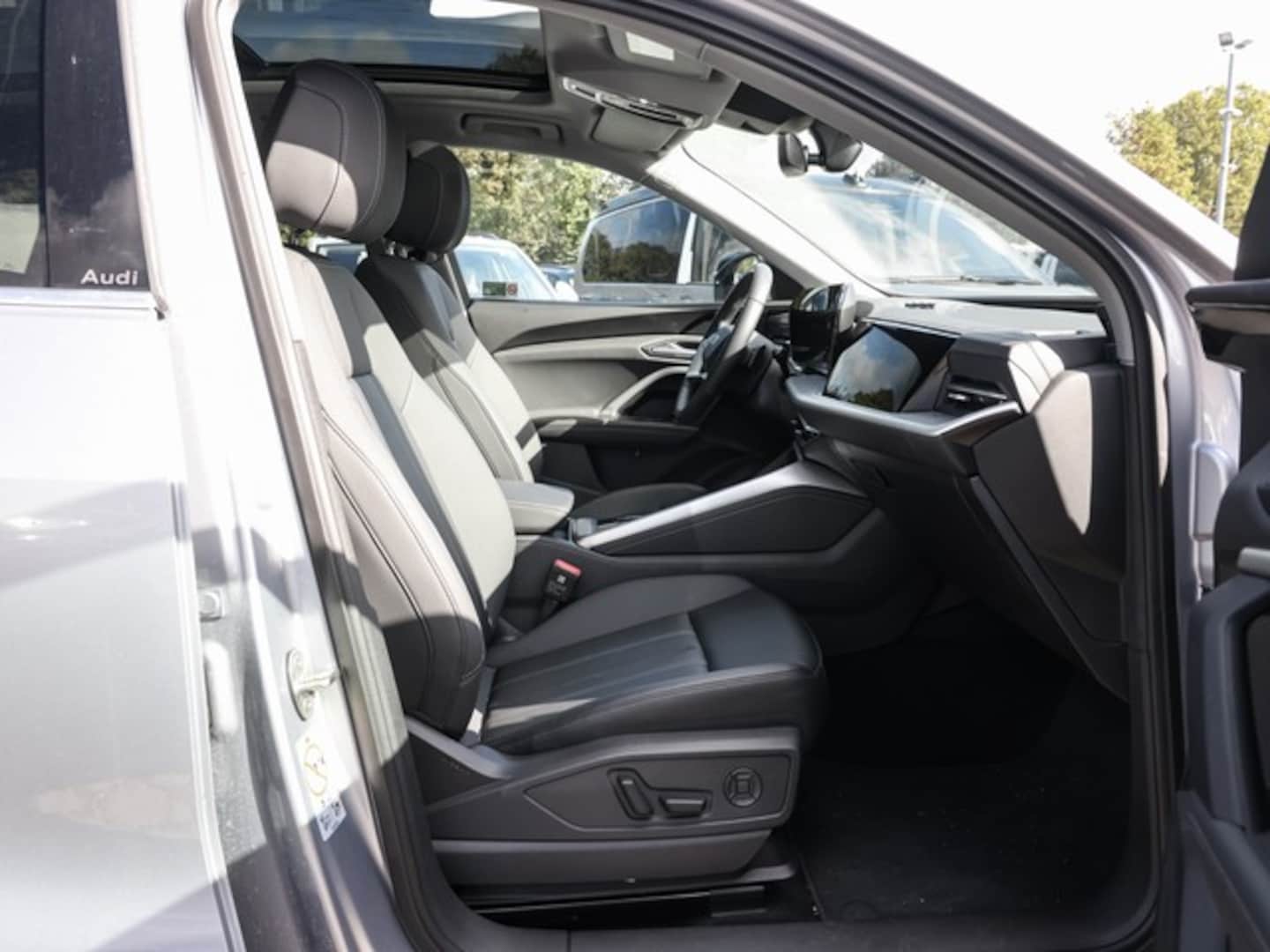 Bild über Audi Q5 SUV TDI quattro 150 kW S tronic - für weitere Informationen kontaktieren Sie den Audi Partner