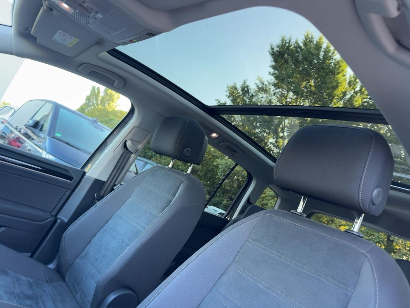 Volkswagen Touran – Bild 13