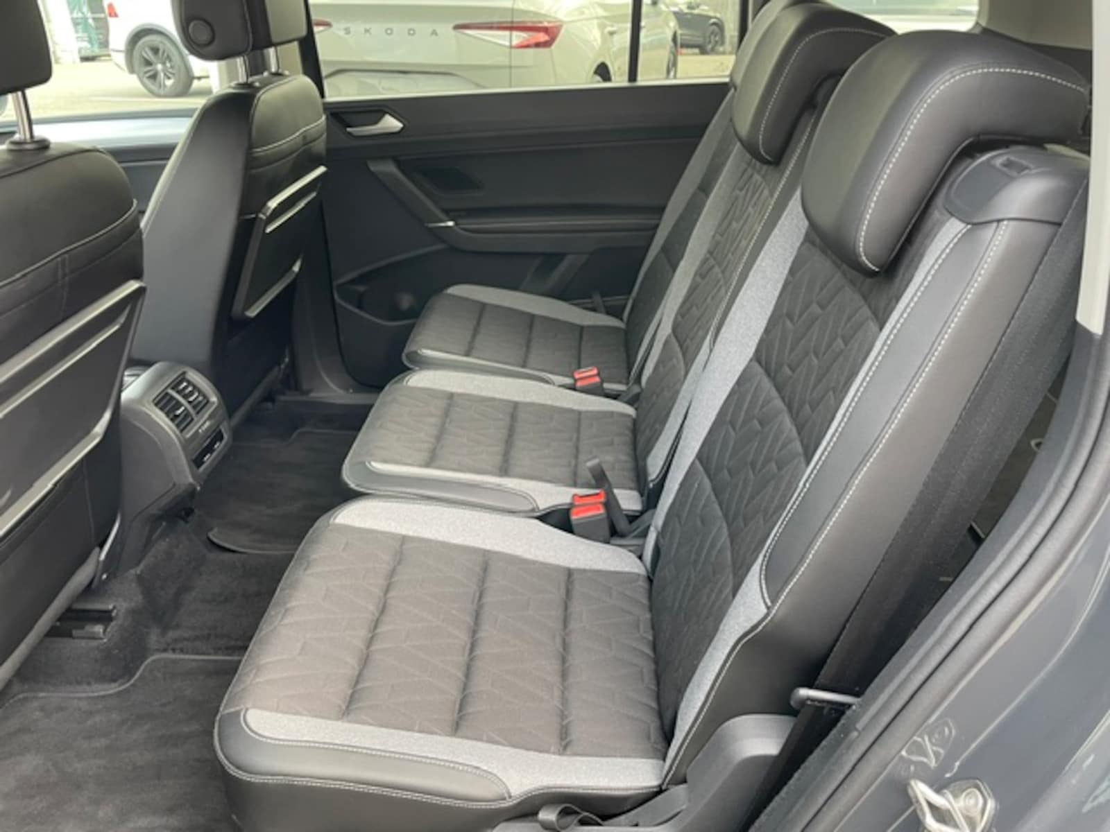 Volkswagen Touran – Bild 11
