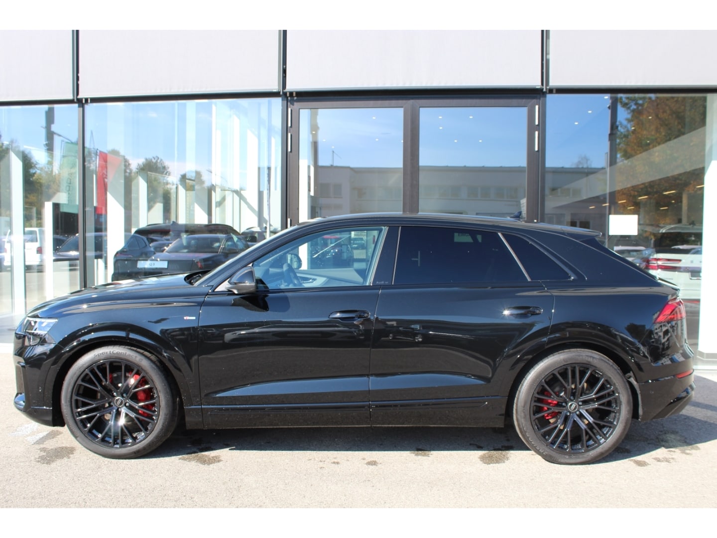 Bild über Audi Q8 SUV S line business TDI quattro 210 kW tiptronic - für weitere Informationen kontaktieren Sie den Audi Partner