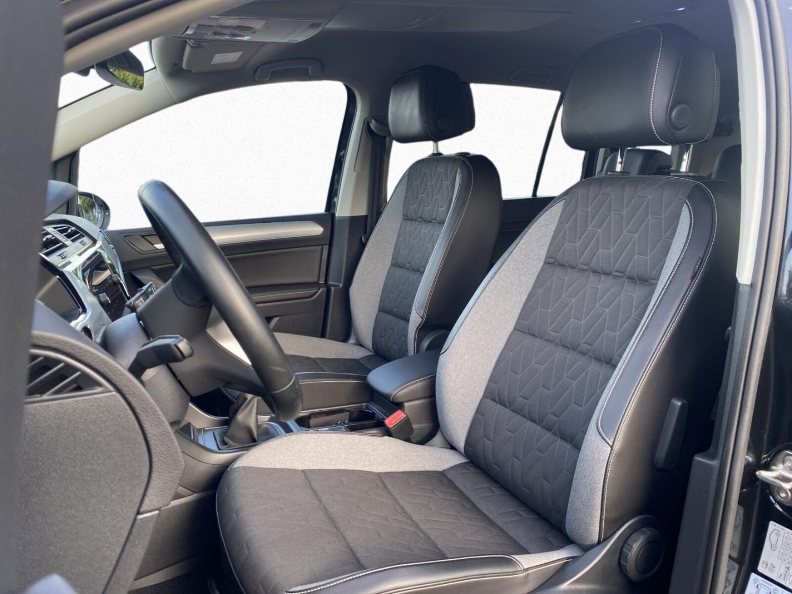 Volkswagen Touran – Bild 8