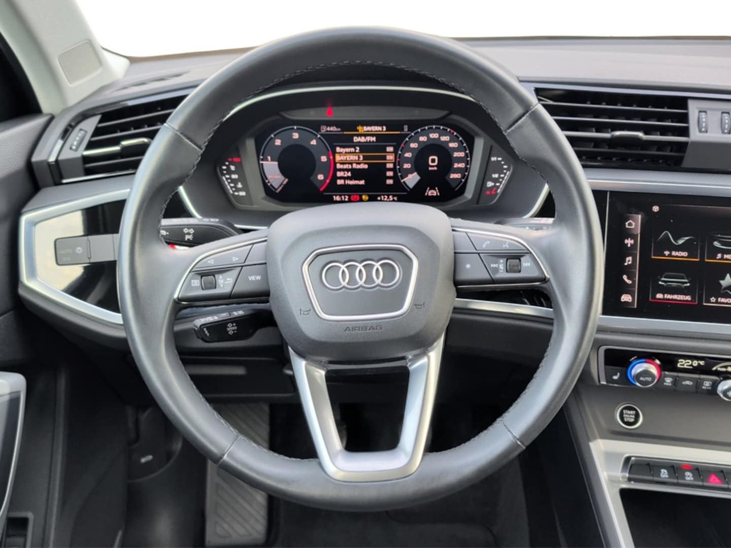 Bild über Audi Q3 35 TDI Schaltgetriebe - für weitere Informationen kontaktieren Sie den Audi Partner