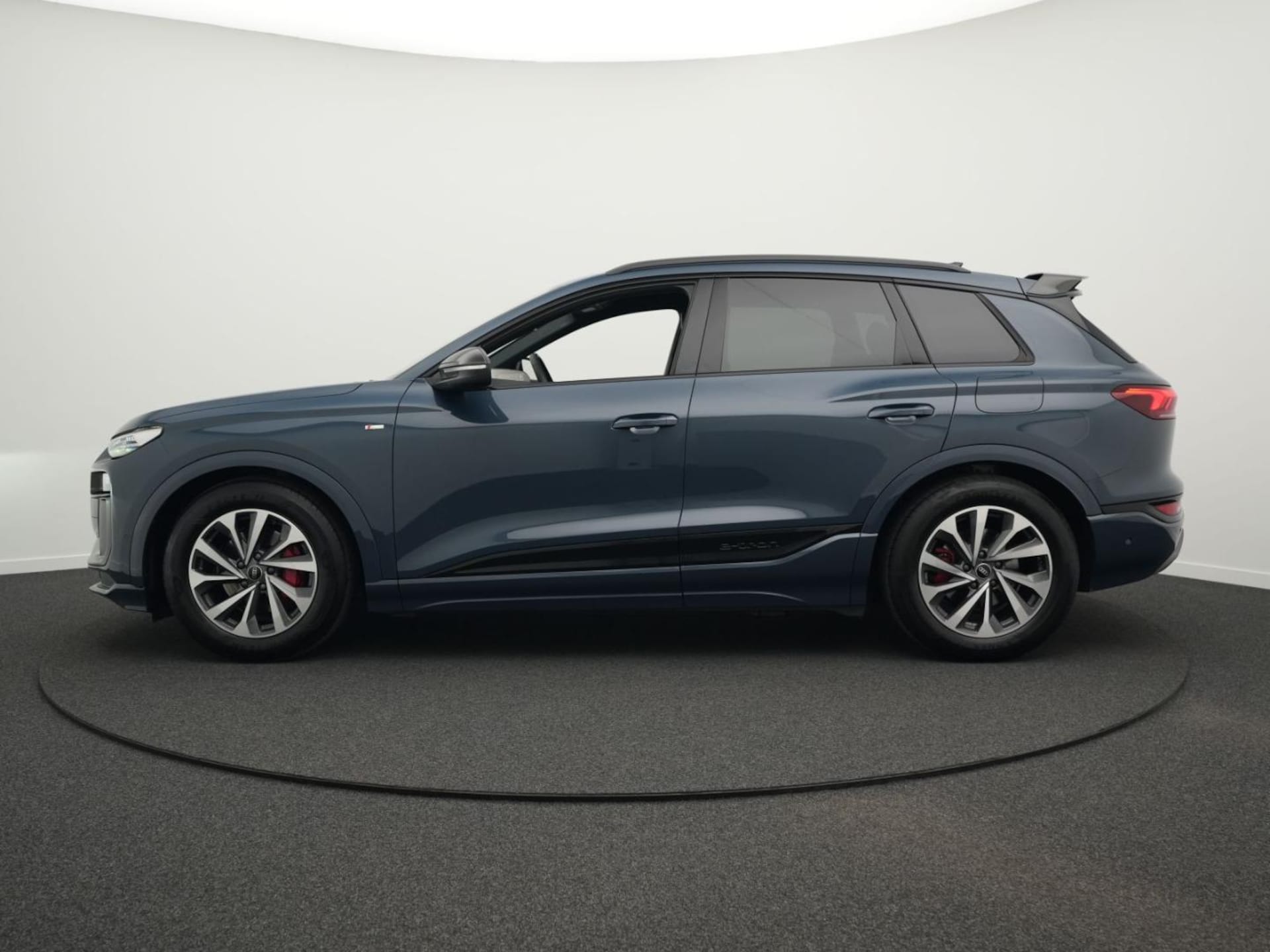 Audi Q6 SUV e-tron