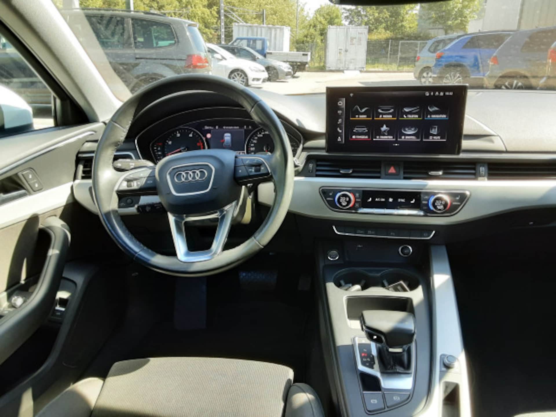 Audi A4 Avant S line