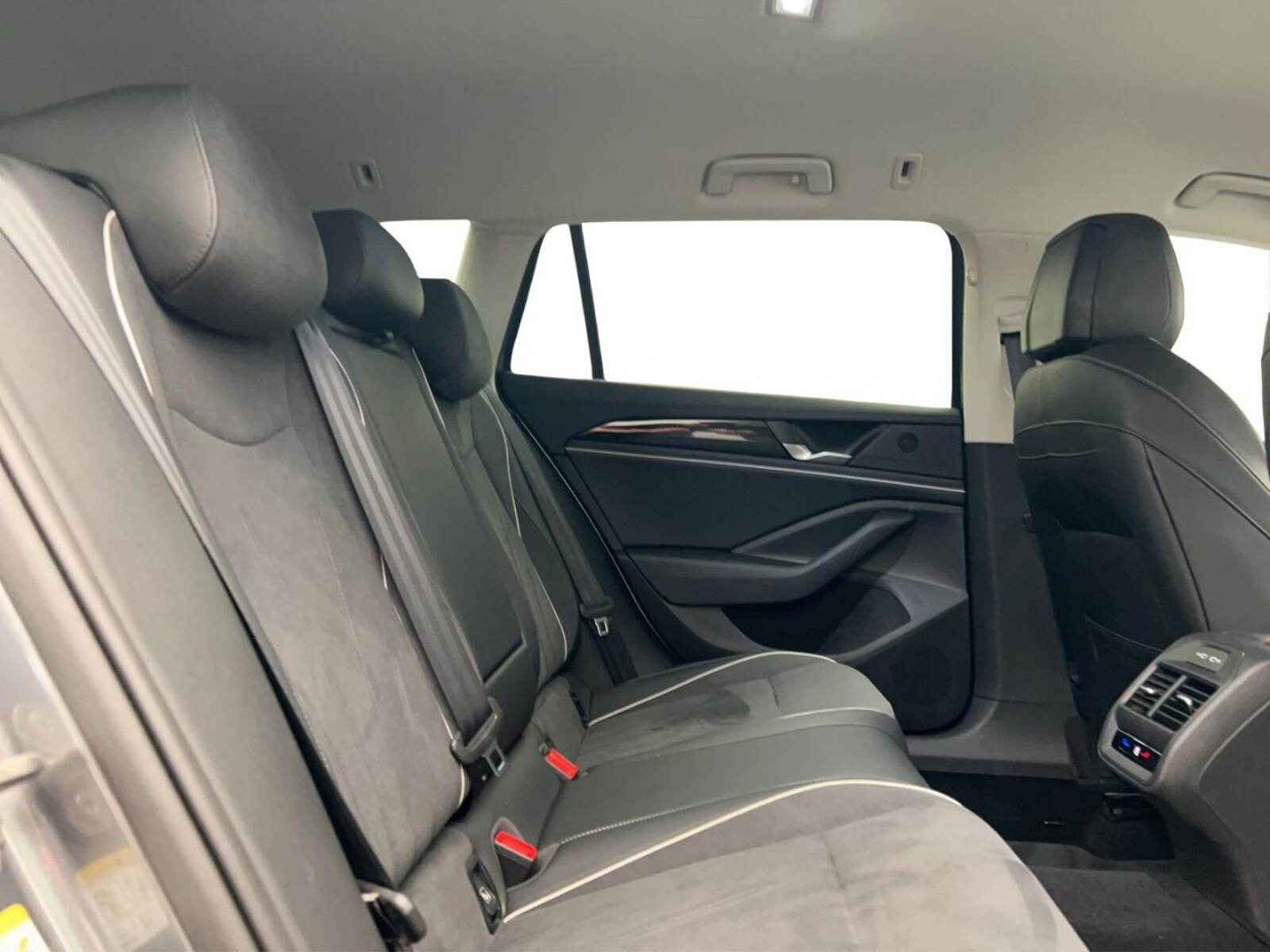 Volkswagen Passat – Bild 17