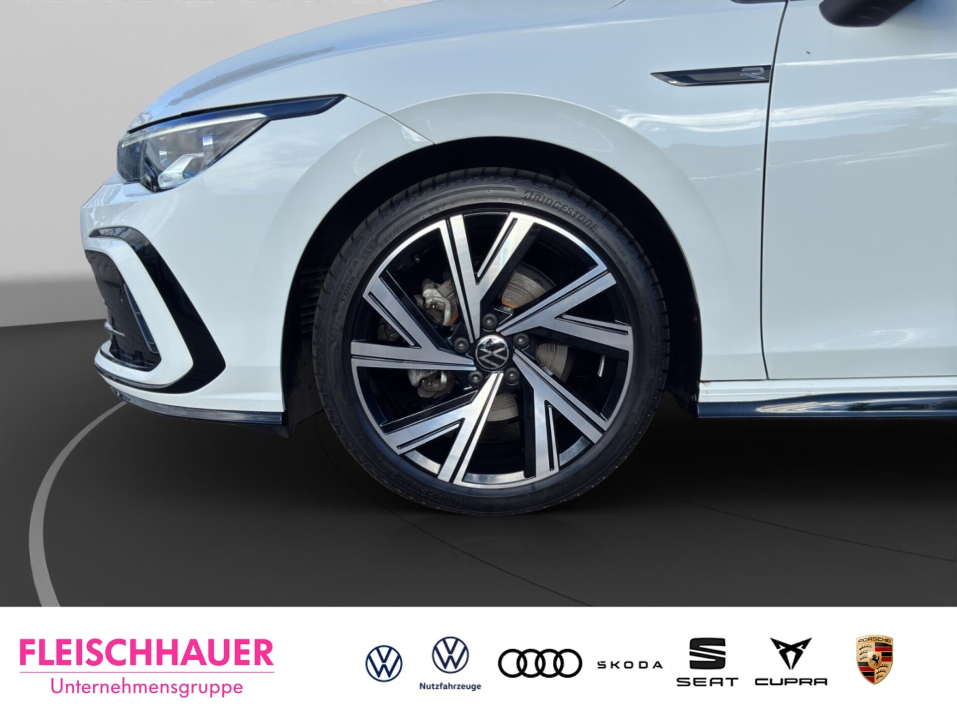Volkswagen Golf R-Line