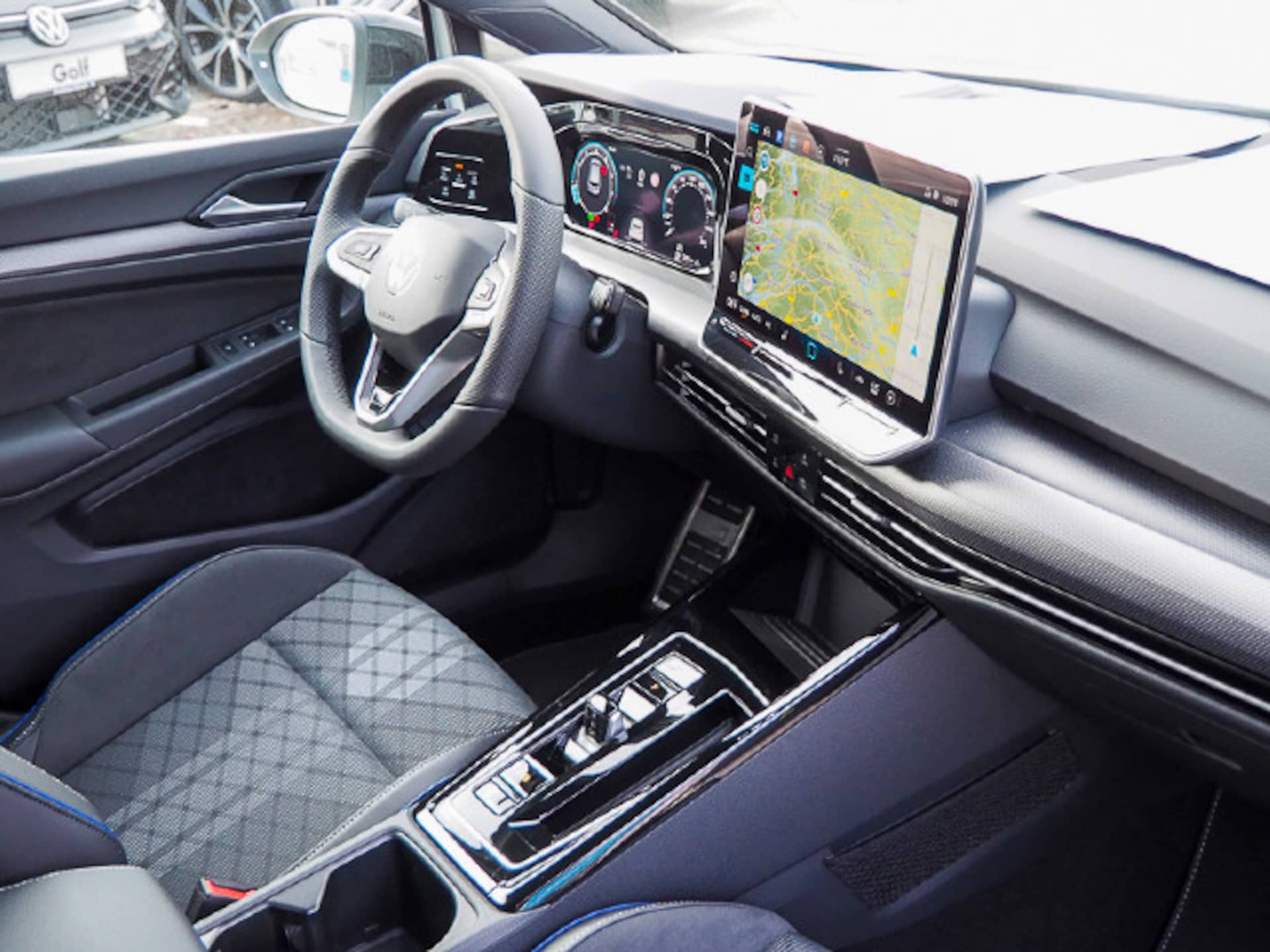 Volkswagen Golf R-Line