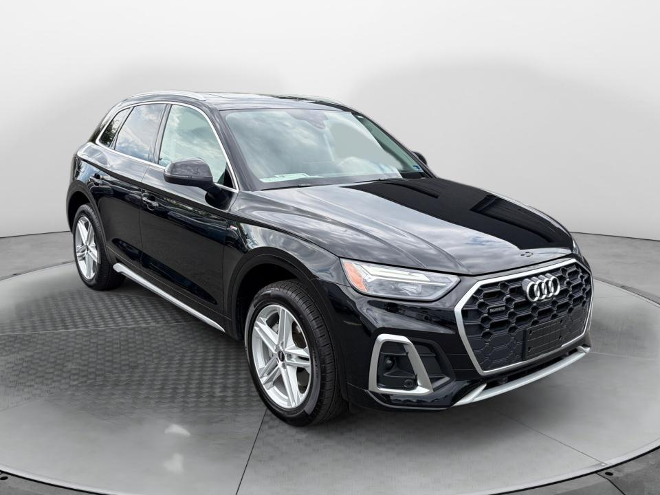 2023 Audi Q5 55 e Premium Plus's photo