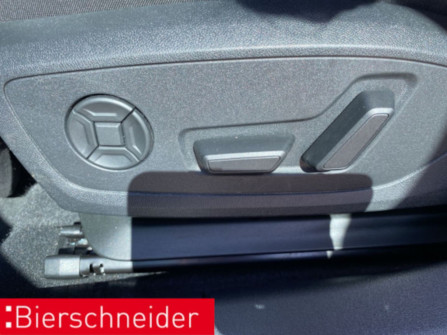 Bild über Audi A3 Sportback 30 TFSI Schaltgetriebe - für weitere Informationen kontaktieren Sie den Audi Partner