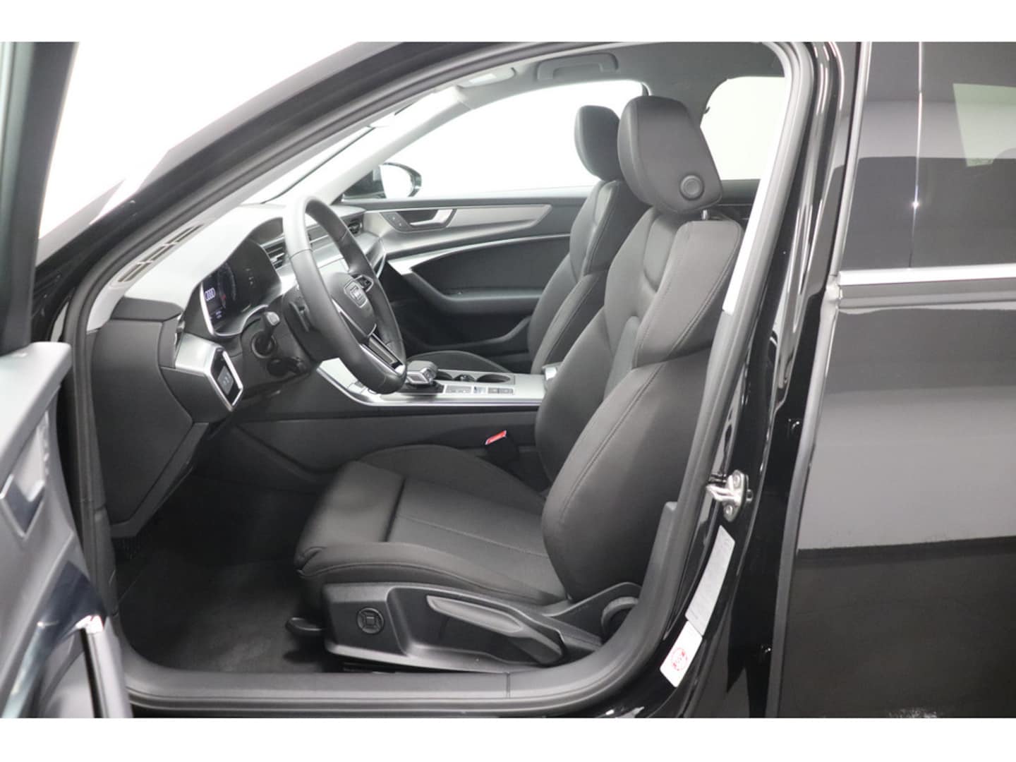 Bild über Audi A6 Avant advanced 45 TDI quattro S tronic - für weitere Informationen kontaktieren Sie den Audi Partner