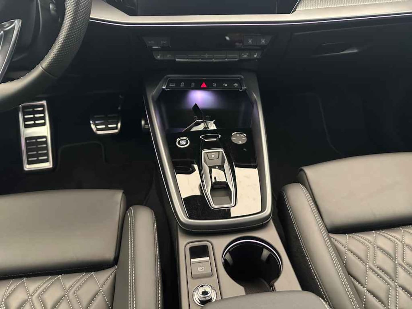 Bild über Audi A3 Limousine TFSI quattro S tronic - für weitere Informationen kontaktieren Sie den Audi Partner