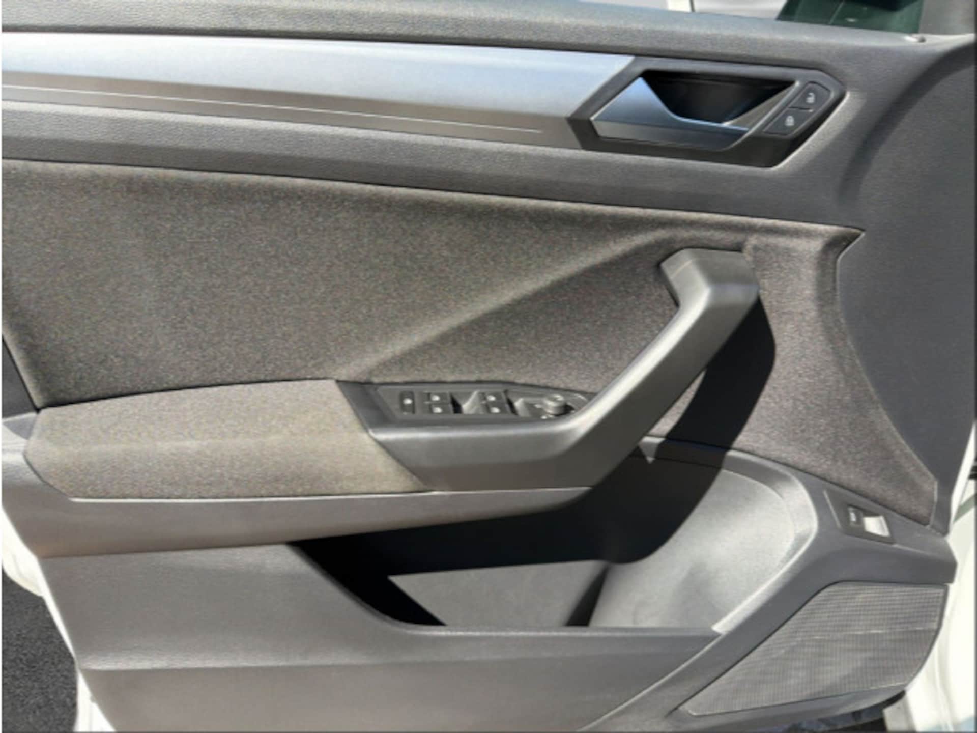 Volkswagen T-Roc Active
