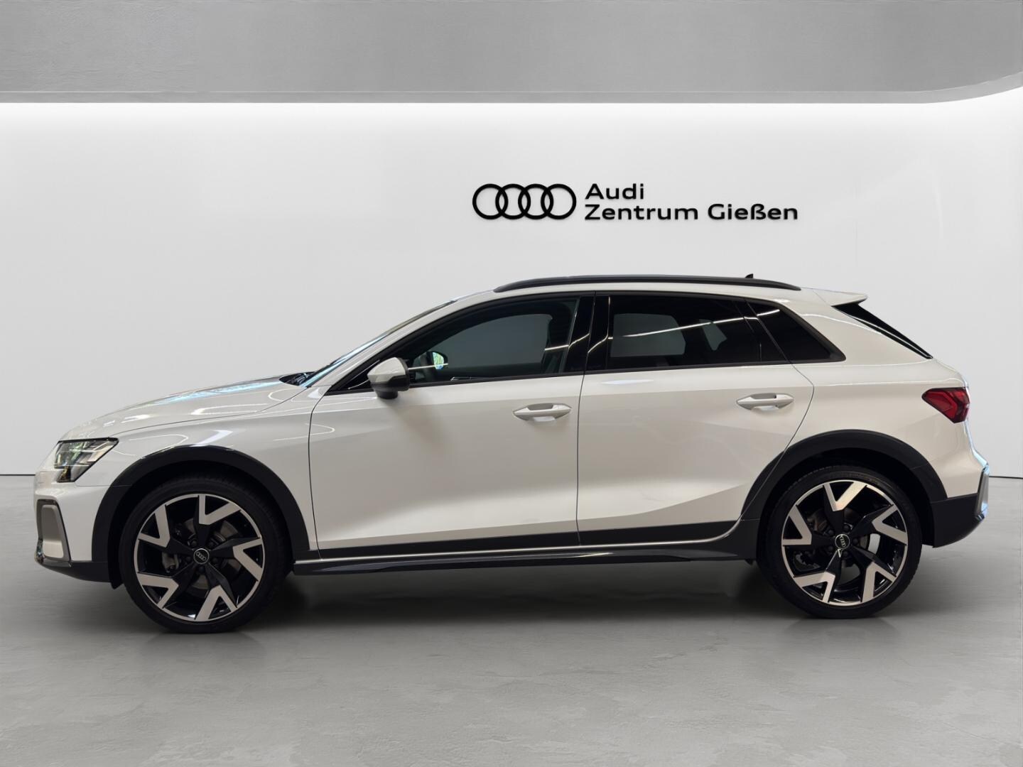 Bild über Audi A3 allstreet 35 TFSI S tronic - für weitere Informationen kontaktieren Sie den Audi Partner